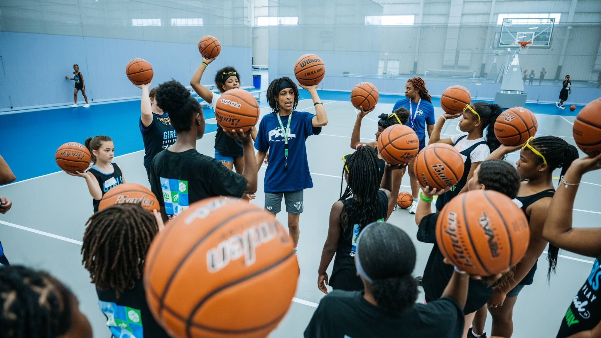 PAL youth basketball players training together with support from Spond